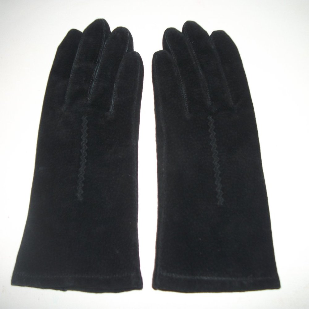 Ladies vintage suede gloves by Fowres